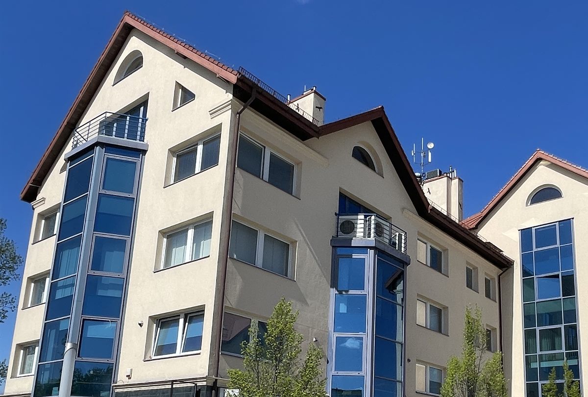 Budynek przy ul. Szkolnej 9 w Raszynie, w którym mieści się biuro R&R Termotechnika